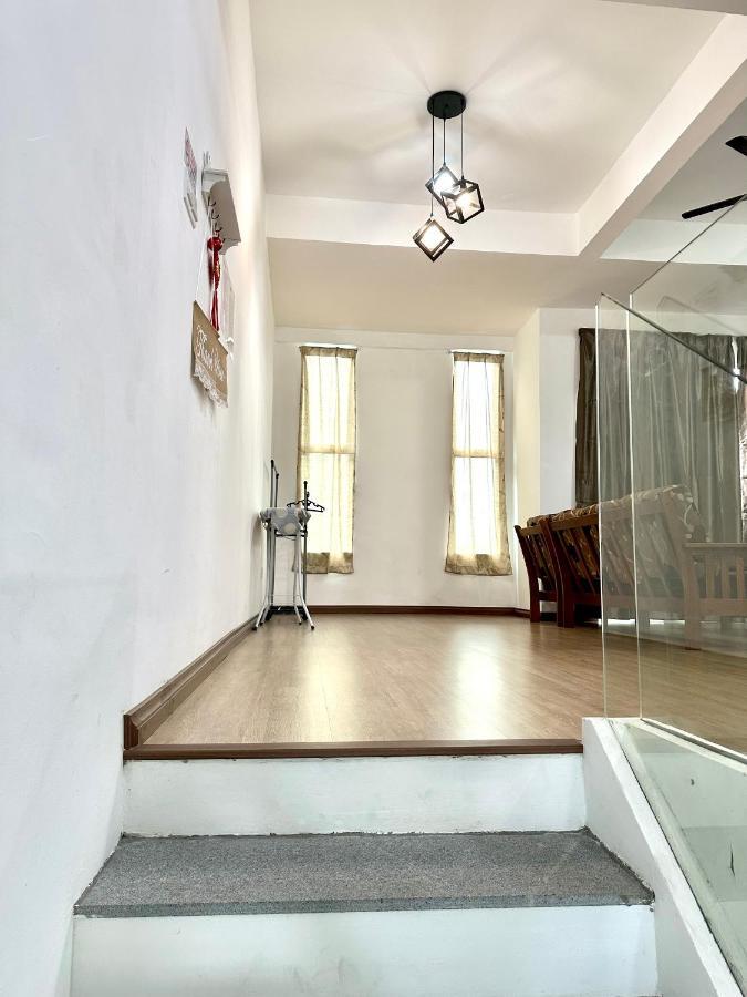 Springfield 3-Storey Cheerful Townhouse #Yoyo Homestay SDK Exteriör bild